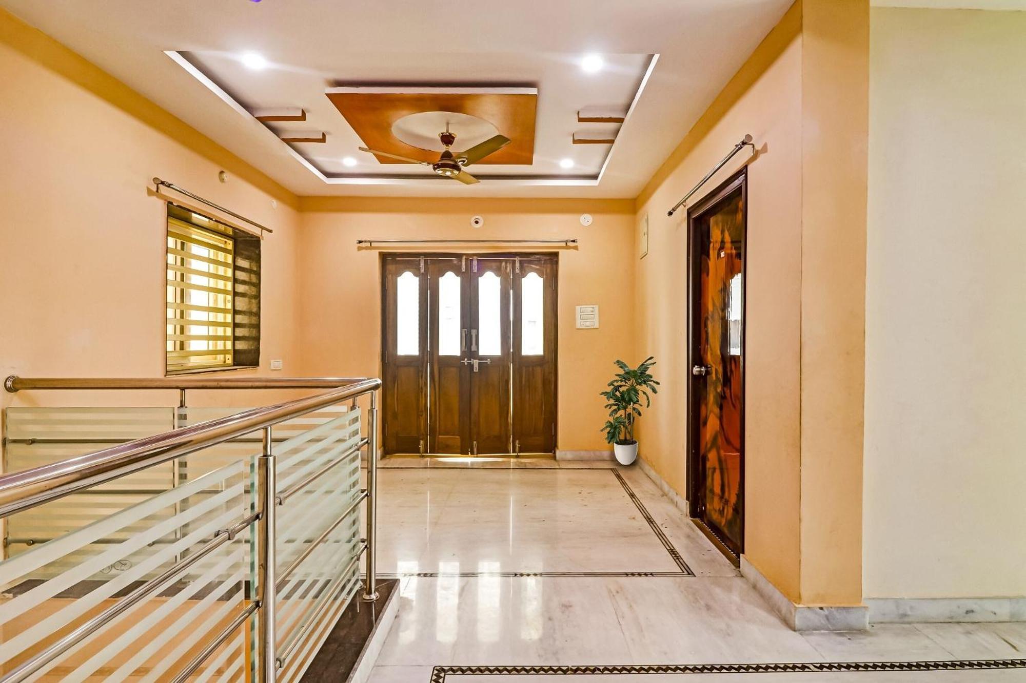 Hotel O Royal Stay Near Mantra Mall Haidar Sahibguda Экстерьер фото